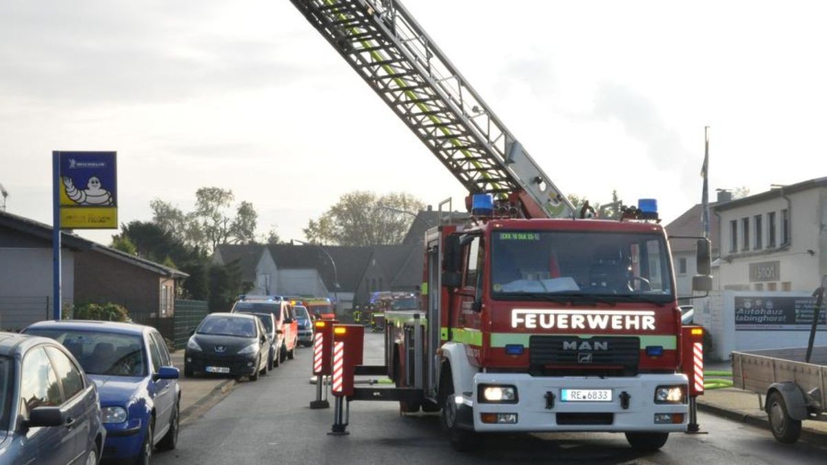 Im Gewerbegebiet Habinghorst hat es einen Großeinsatz der Feuerwehr gegeben: Die Halle eines Betriebs für Tankanlagen stand in Flammen.