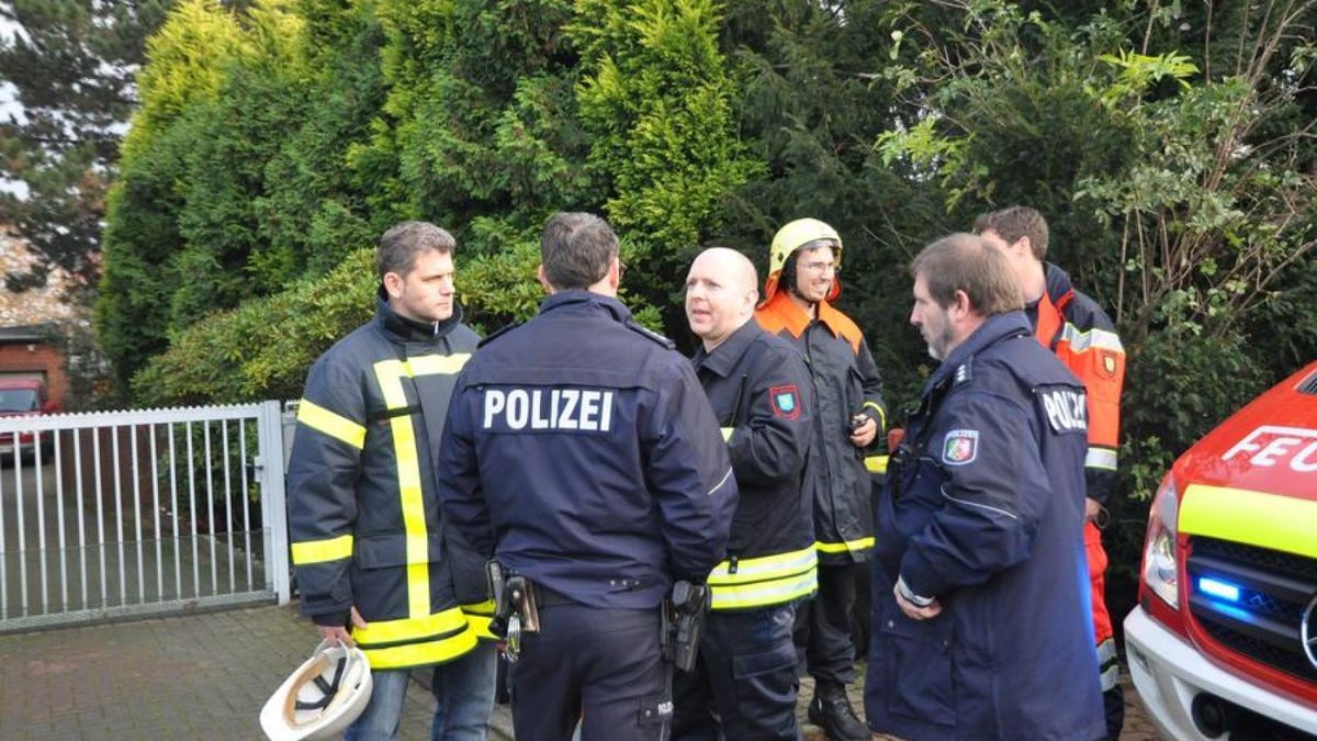 Im Gewerbegebiet Habinghorst hat es einen Großeinsatz der Feuerwehr gegeben: Die Halle eines Betriebs für Tankanlagen stand in Flammen.