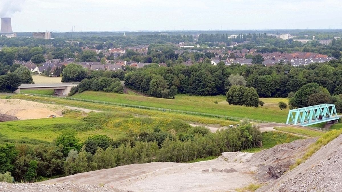 ThyssenKrupp Steel Europe erweitert seine Deponie in Wehofen-Nord in Dinslaken.