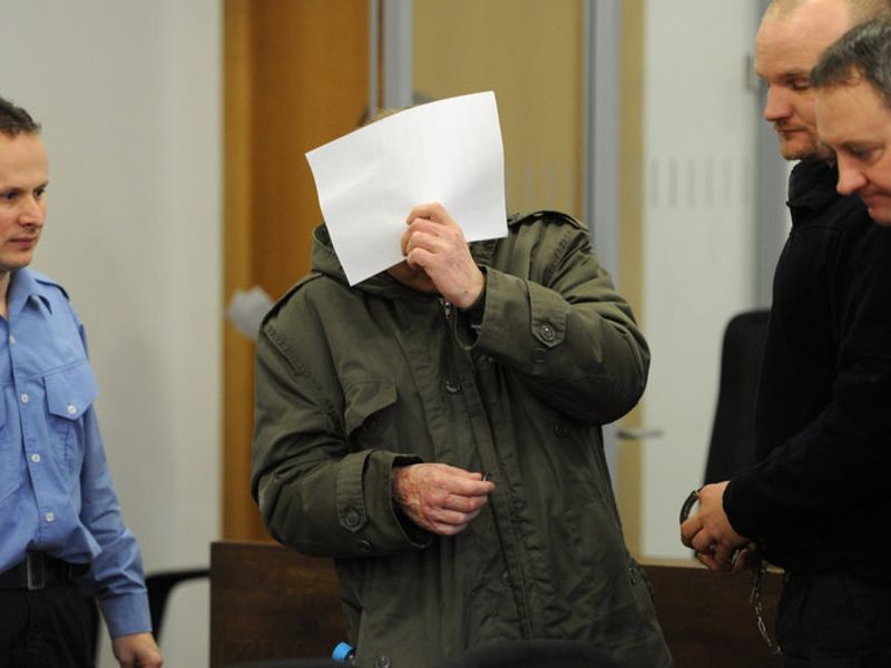Mordprozess nach Suizidversuch unterbrochen