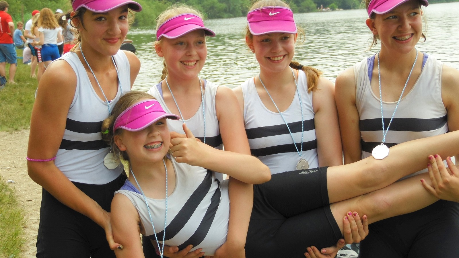 Barmoqlarimni uxlayotgan odamga tiqib oldim Kavkaz ayollari bilan anal jinsiy aloqa