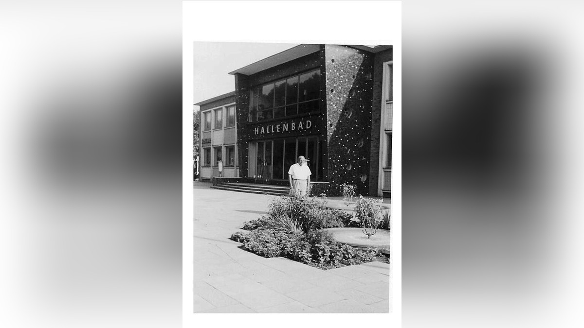 WG_ Altes Hallenbad Rheinhausen, Schwarzenbergerstr_.jpg