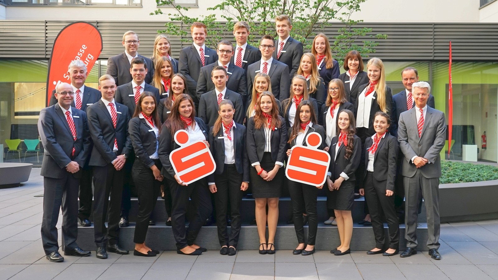 Herzliche Azubi-Begrüßung in der Sparkasse Duisburg