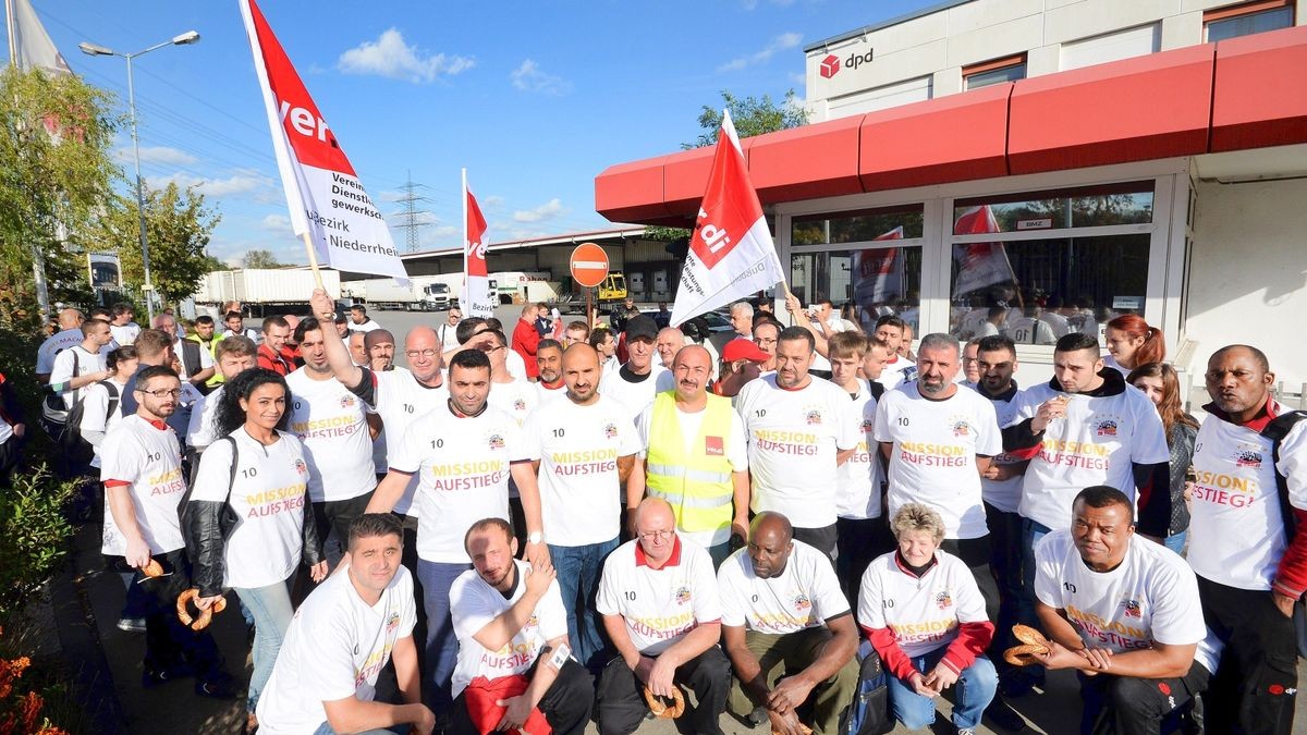 Warnstreik bei Paketdienst DPD in Duisburg