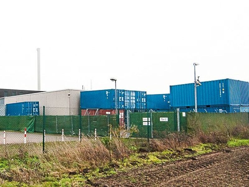 114 Container ohne Baugenehmigung in Thune