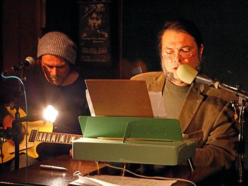 Straße der Ölsardinen wird lebendig