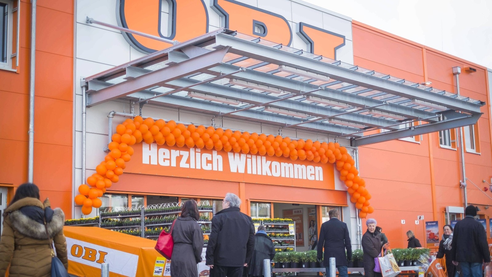 Obi Baumarkt am Nedderfeld unweit von Bauhaus