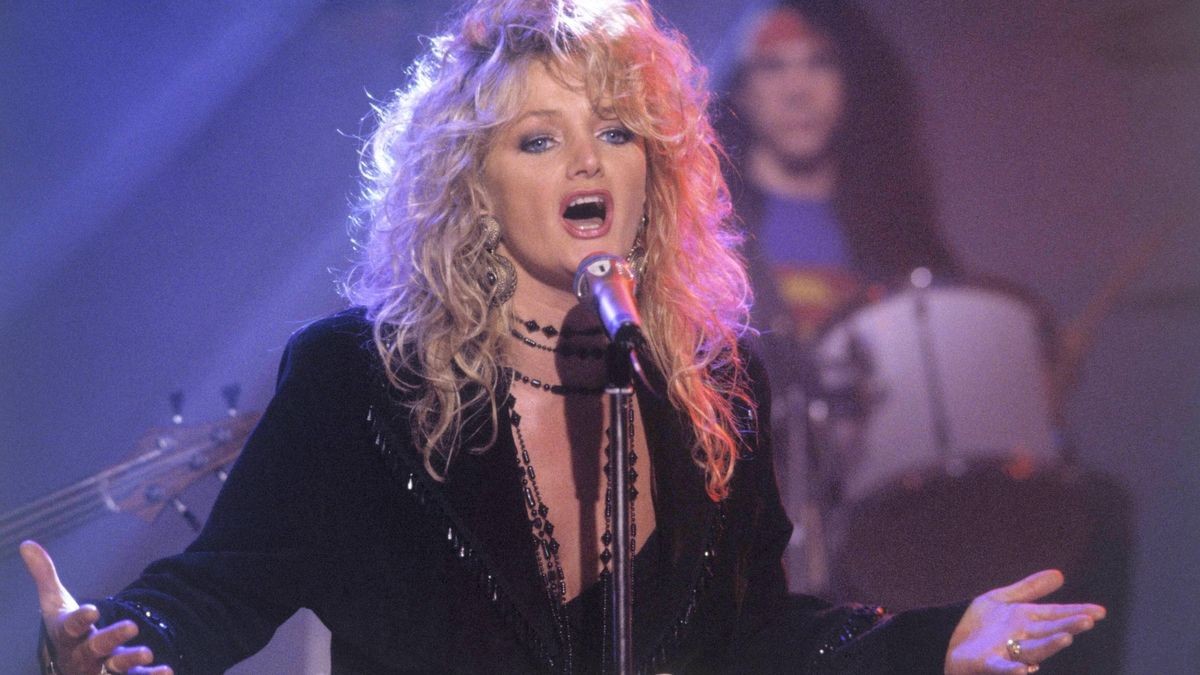 Rauchige Stimme, blonde Mähne, ein wenig Botox: Rock-Ikone Bonnie Tyler  feiert ihren 65. Geburtstag. Ein Musikerleben in Bildern: