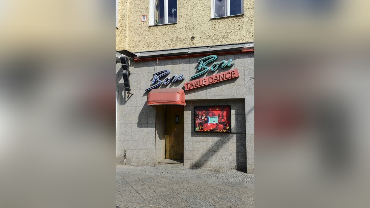 Bon Bon Bar Tabledance Berlin Striptease Club www.morgenpost.de