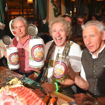So feiert Klaus Wowereit mit Thomas Gottschalk auf der Wiesn