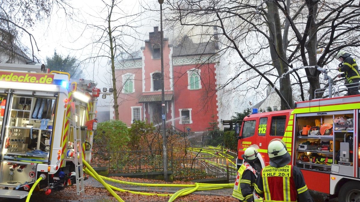 Schwarzer Freitag in Herdecke: An der Goethestraße brannte die denkmalgeschützte Villa Renckhoff mit Anbau vollständig aus