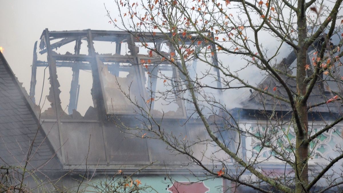 Schwarzer Freitag in Herdecke: An der Goethestraße brannte die denkmalgeschützte Villa Renckhoff mit Anbau vollständig aus