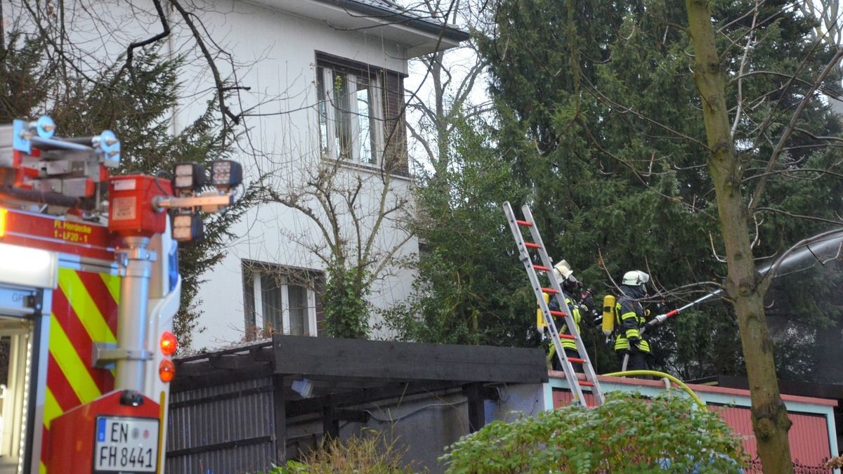 Schwarzer Freitag in Herdecke: An der Goethestraße brannte die denkmalgeschützte Villa Renckhoff mit Anbau vollständig aus