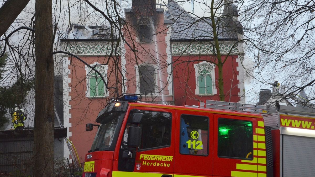 Schwarzer Freitag in Herdecke: An der Goethestraße brannte die denkmalgeschützte Villa Renckhoff mit Anbau vollständig aus