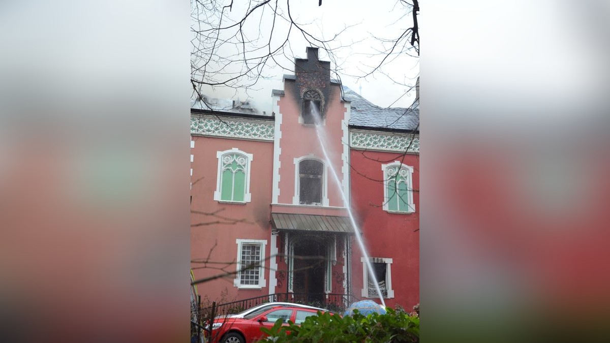 Schwarzer Freitag in Herdecke: An der Goethestraße brannte die denkmalgeschützte Villa Renckhoff mit Anbau vollständig aus