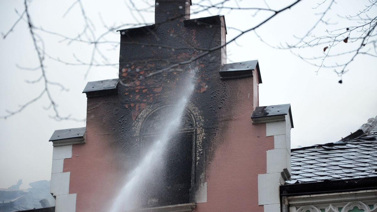 Schwarzer Freitag in Herdecke: An der Goethestraße brannte die denkmalgeschützte Villa Renckhoff mit Anbau vollständig aus