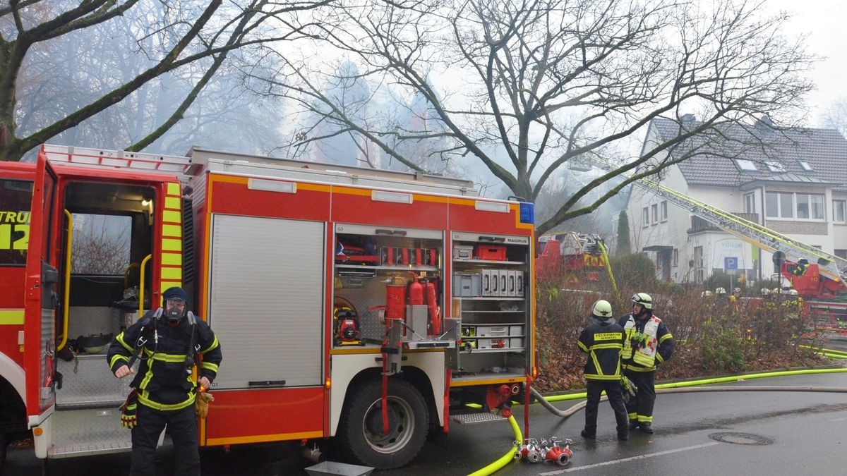 Schwarzer Freitag in Herdecke: An der Goethestraße brannte die denkmalgeschützte Villa Renckhoff mit Anbau vollständig aus