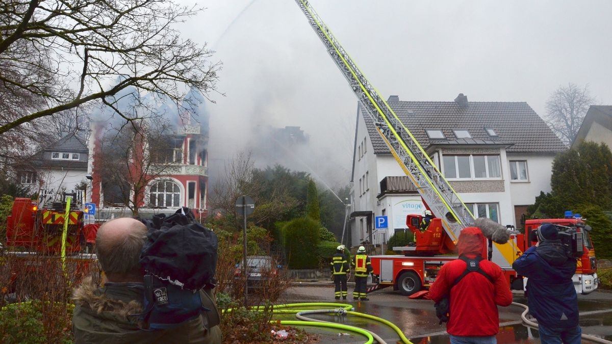 Schwarzer Freitag in Herdecke: An der Goethestraße brannte die denkmalgeschützte Villa Renckhoff mit Anbau vollständig aus