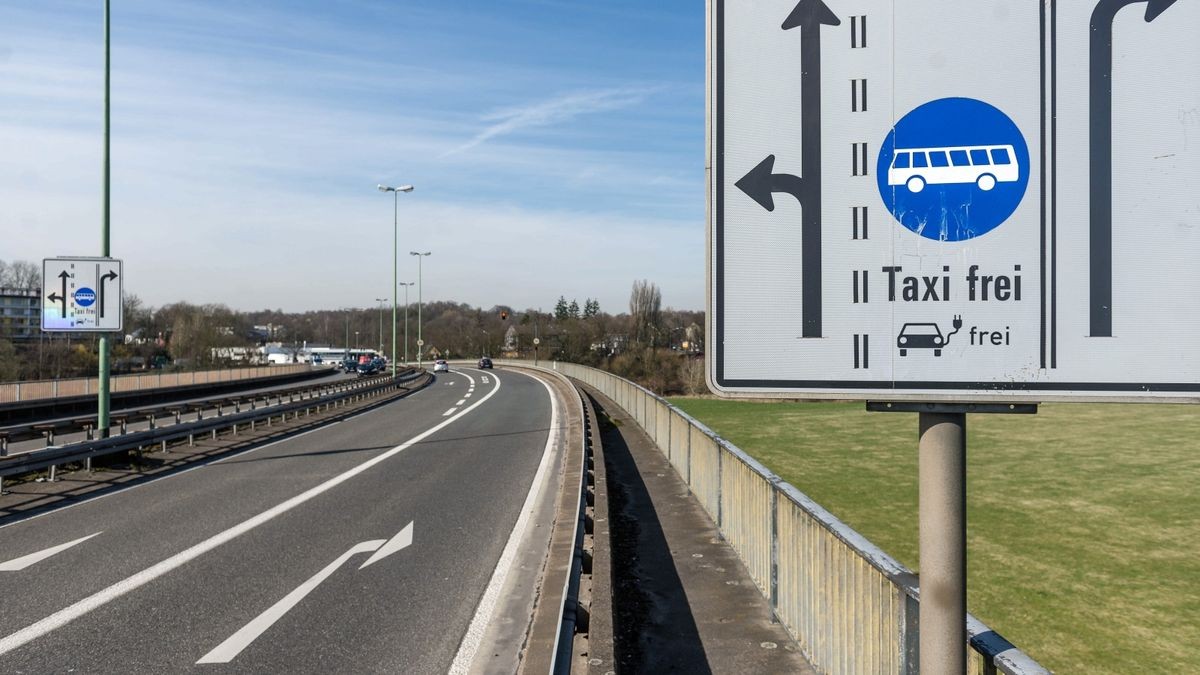 EAutos dürfen die Busspur KonradAdenauerBrücke nutzen