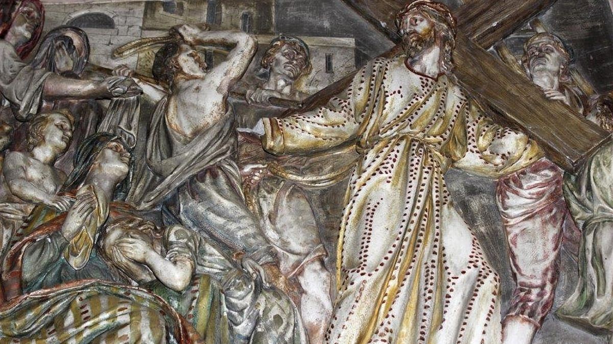 Der Jesus-Figur in diesem Relief wurde die Hand abgeschlagen.