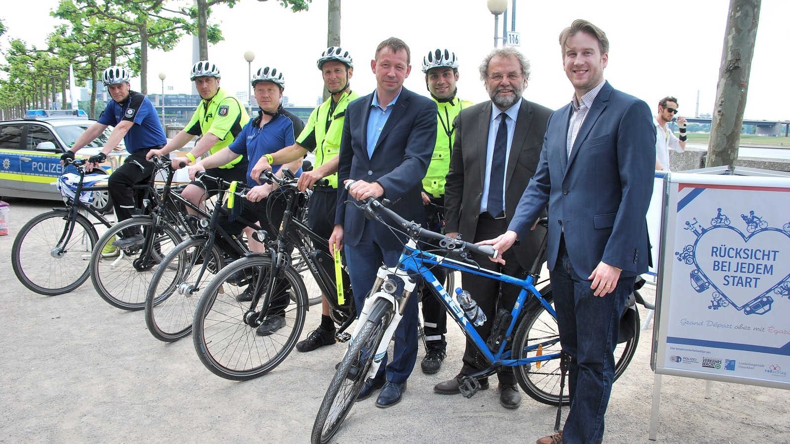 Besondere Aktion lobt vorbildliches Verhalten von Radfahrern