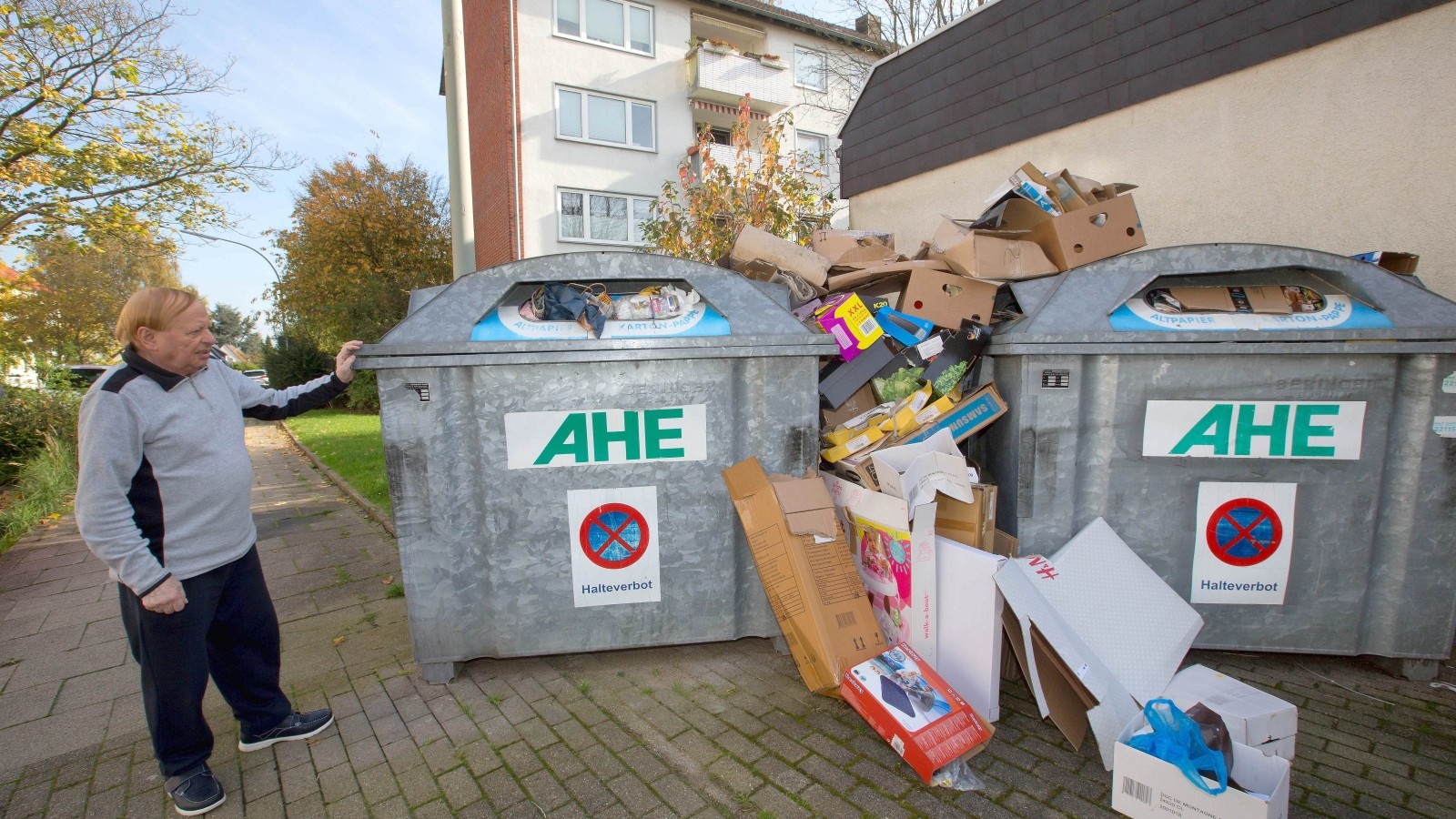 Altpapiercontainer In Der Nähe Jetzt Geöffnet Altpapiercontainer an der Mozartstraße wurde nicht geleert