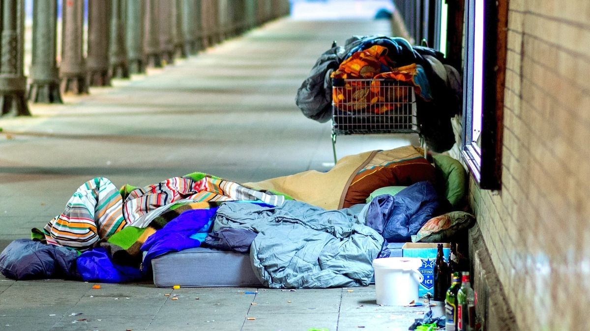 Leben auf der Straße: Die Gewalt gegen Obdachlose in Deutschland nimmt zu. 