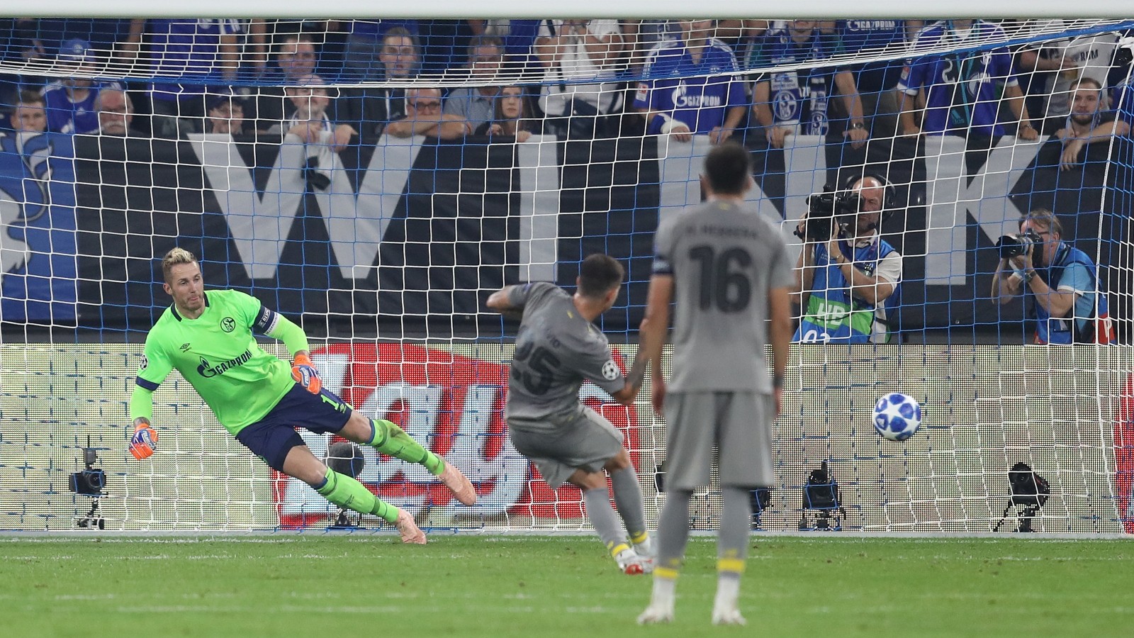  Foto zu Neue Fußballregeln: Kommt der Elfmeter ohne Nachschuss? 