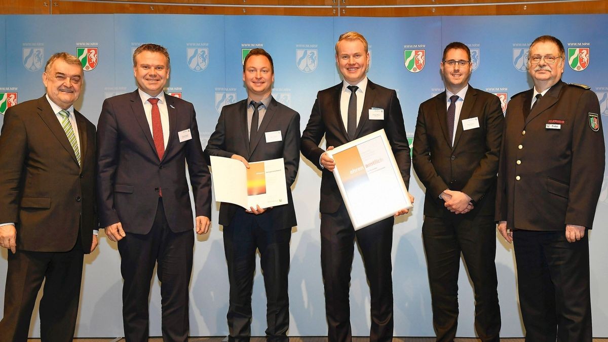 Innenminister ehrt Firma Mütze aus Oberschledorn