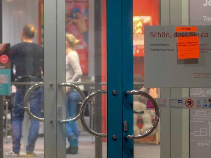 70Jähriger überfällt HaspaFiliale an der Langen Reihe