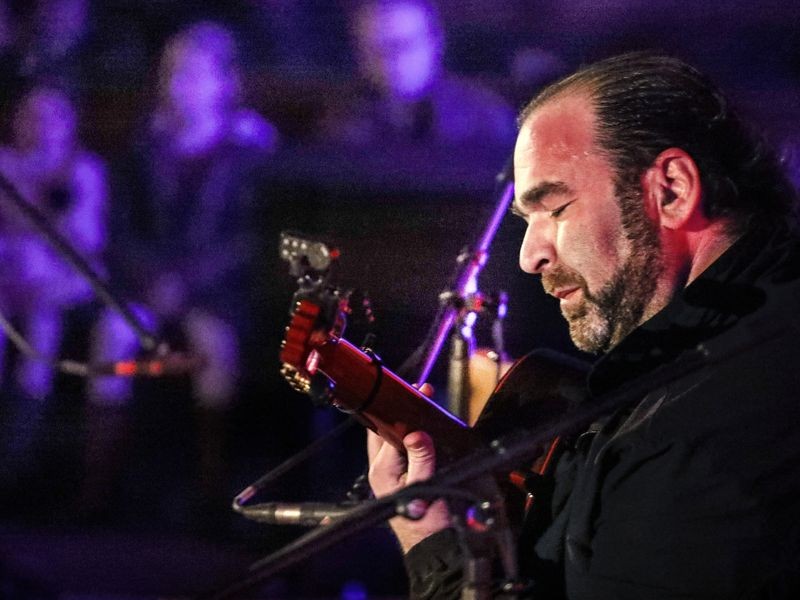 Die Gitarre statt der Knarre Rafael Cortés im Ebertbad