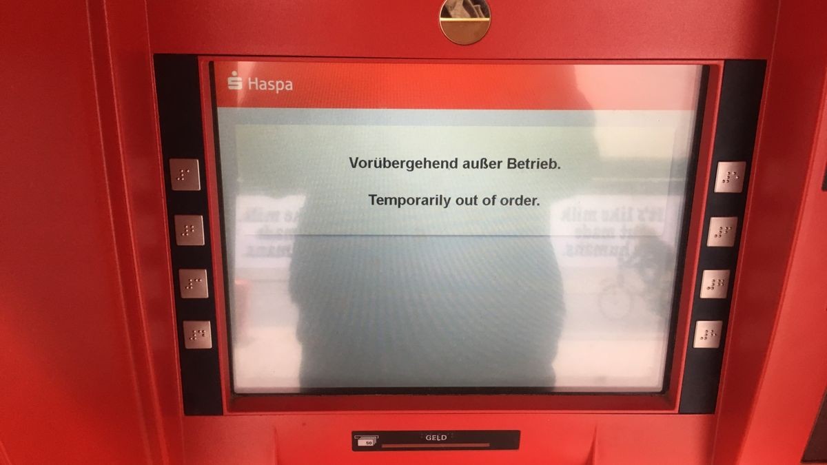 Kein Geld am Tag der Arbeit HaspaGeldautomaten defekt