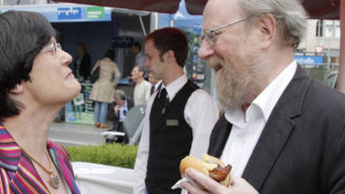 Christine Lieberknecht, Ministerpräsidentin des Freistaates Thüringen und Wolfgang Thierse auf dem Sommerfest der Landesvertretung Thüringen in Berlin. Foto: Gunnar Lüsch 