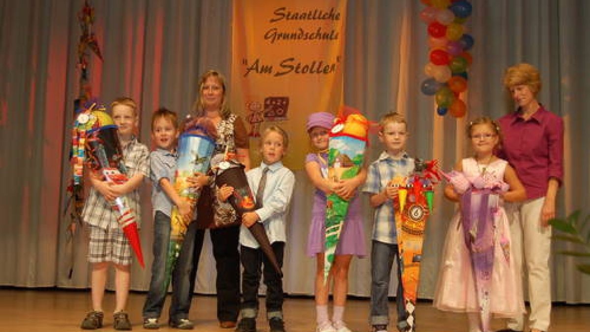 In der  Ilmenau Festhalle fand die Schuleinführung der Grundschule Am Stollen statt. Im Bild ist die Stammgruppe 2.