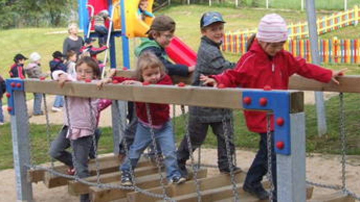 Allendorf: Neuer Spielplatz mit Wackelsteg