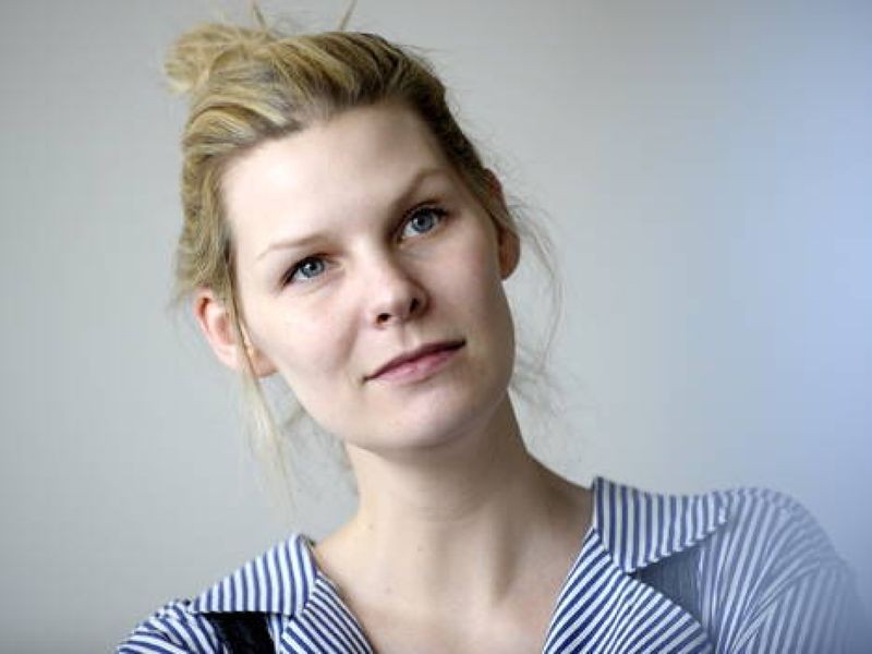 JuliSängerin mit Baby auf Tour