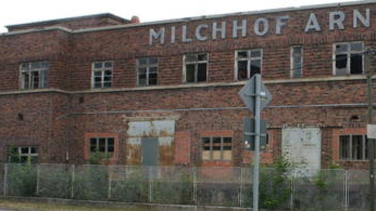 Heute ein Schandfleck: Nach den Plänen von Martin Schwarz erfolgte 1928 der Bau des Arnstädter Milchhofes im Bauhausstil.  Foto: Christiane Fischer