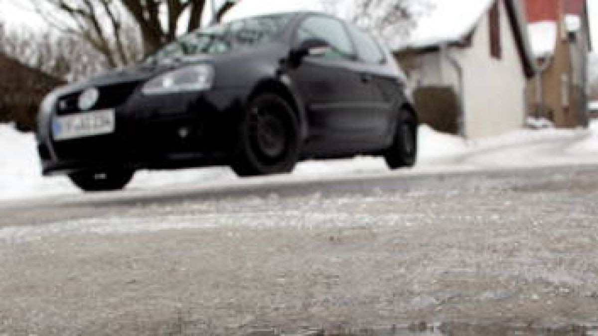 Eisglätte machte den Autofahren teilweise zu schaffen. Foto: Ireen Schädel