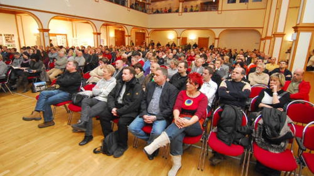 Über 400 Interessierte versammelten sich Dienstagabend in der Apoldaer Stadthalle zur öffentliche Vorstellung des Projektes 