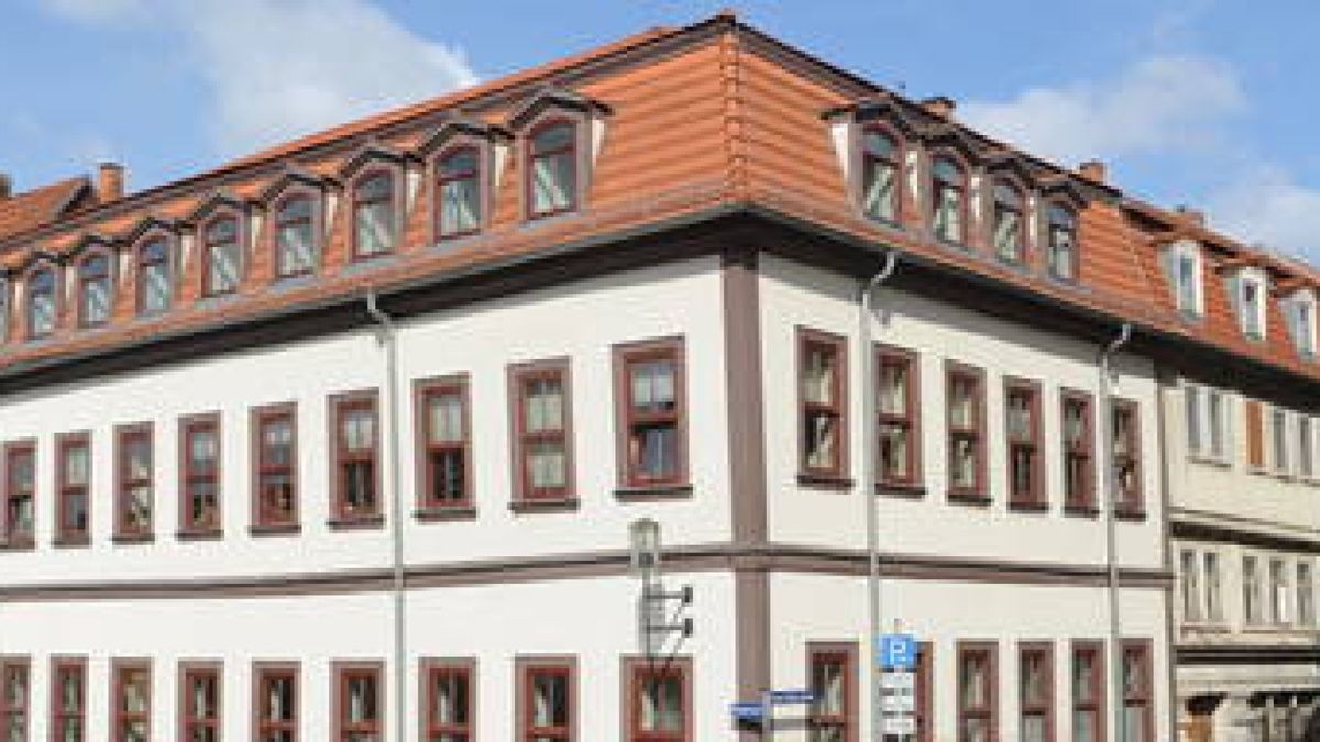 Cranach-Haus: Das Gebäude steht am Gothaer Hauptmarkt - sozusagen auf halbem Weg zwischen Rathaus und Schloss. Im Keller ist das Pumpwerk der Wasserkunst am Schlossberg untergebracht. Foto: Peter Riecke