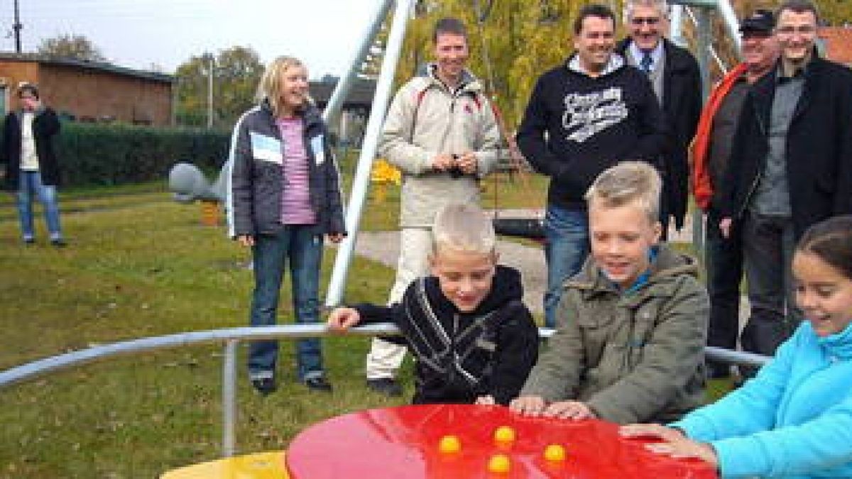 Sozialministerin überbrachte 3000 Euro für Spielplatz in Weißensee