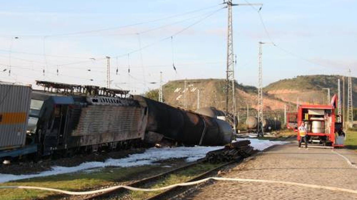 Am Donnerstagvormittag nach dem Zugunglück in Bleicherode wird das gesamte Ausmaß ersichtlich. Foto: Landratsamt Nordhausen