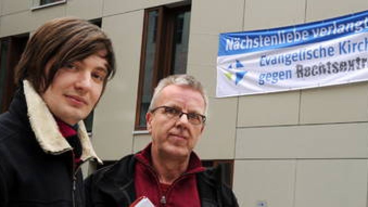 Franz Zobel (links) und Jürgen Wollmann von der mobilen Beratungsstelle für Opfer rechtsextremistischer Gewalt der evangelischen Kirche 