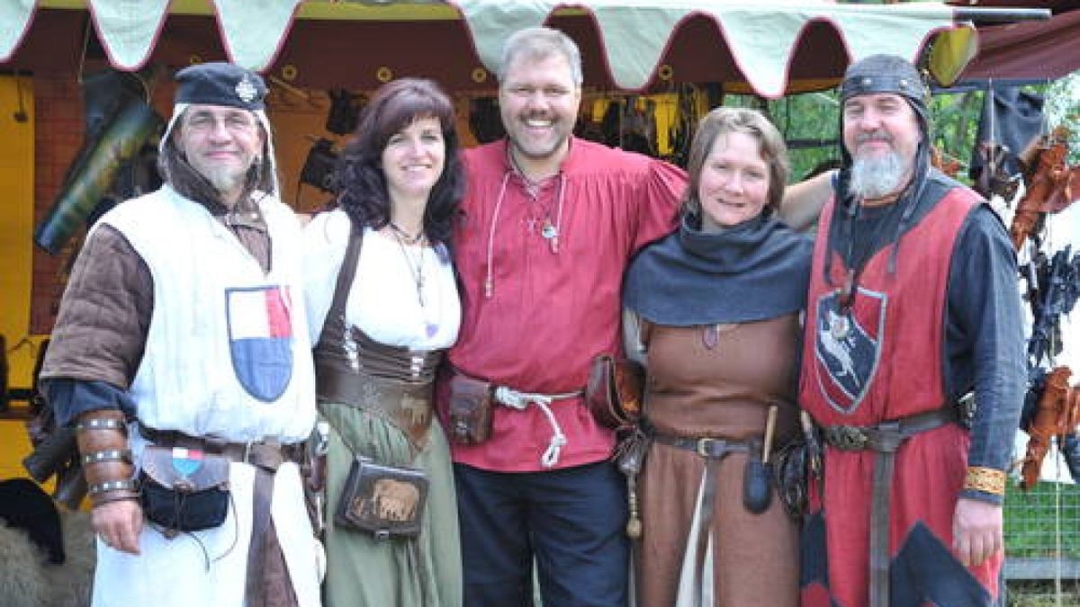 Bereits zum fünften Mal gab es am Wochenende das Mittelalterfest auf der Ochsenwiese von Tambach-Dietharz. Mit Showkämpfen in klassischen Gewändern, originalen Speisen und viel Musik feierte der Verein 