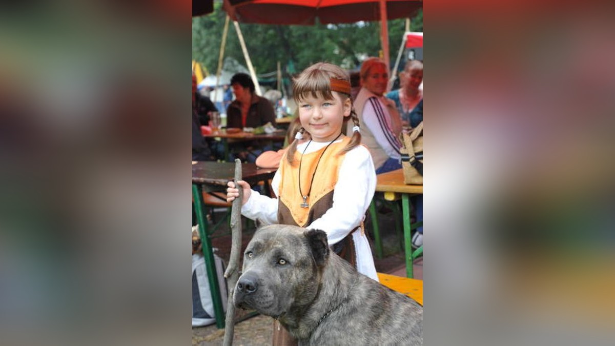 Bereits zum fünften Mal gab es am Wochenende das Mittelalterfest auf der Ochsenwiese von Tambach-Dietharz. Mit Showkämpfen in klassischen Gewändern, originalen Speisen und viel Musik feierte der Verein 