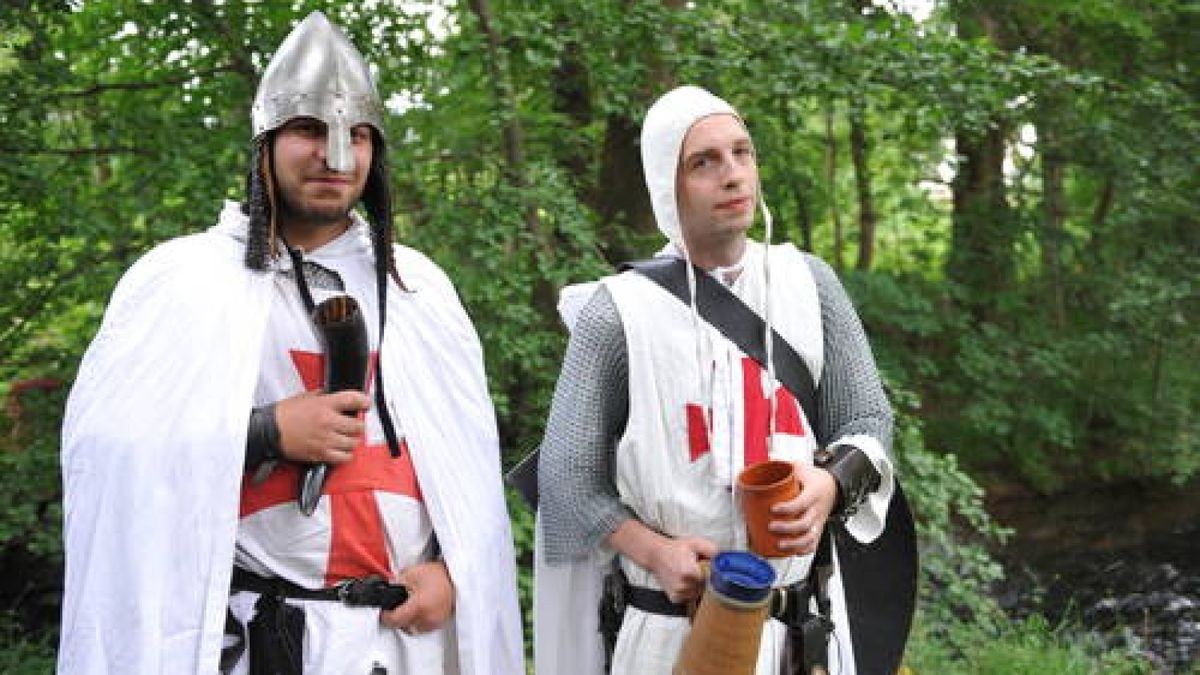 Bereits zum fünften Mal gab es am Wochenende das Mittelalterfest auf der Ochsenwiese von Tambach-Dietharz. Mit Showkämpfen in klassischen Gewändern, originalen Speisen und viel Musik feierte der Verein 