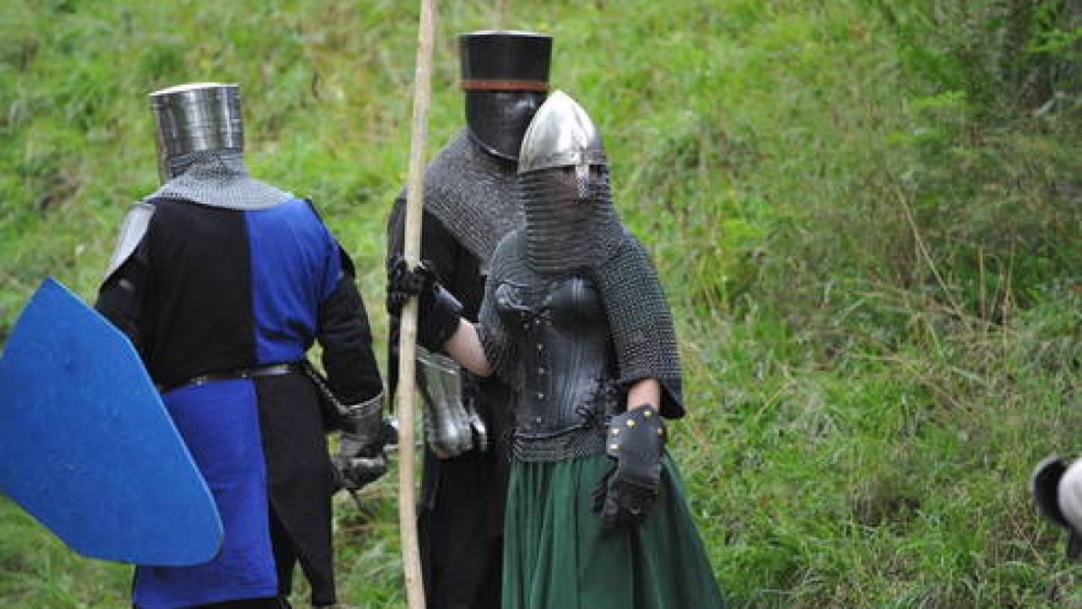 Bereits zum fünften Mal gab es am Wochenende das Mittelalterfest auf der Ochsenwiese von Tambach-Dietharz. Mit Showkämpfen in klassischen Gewändern, originalen Speisen und viel Musik feierte der Verein 