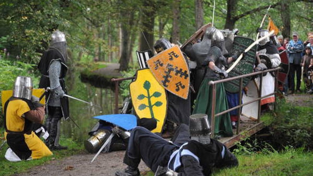 Bereits zum fünften Mal gab es am Wochenende das Mittelalterfest auf der Ochsenwiese von Tambach-Dietharz. Mit Showkämpfen in klassischen Gewändern, originalen Speisen und viel Musik feierte der Verein 