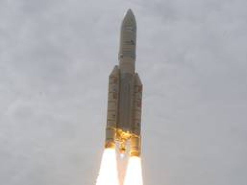 Feuer und Rauch Wie Raketen ins All fliegen