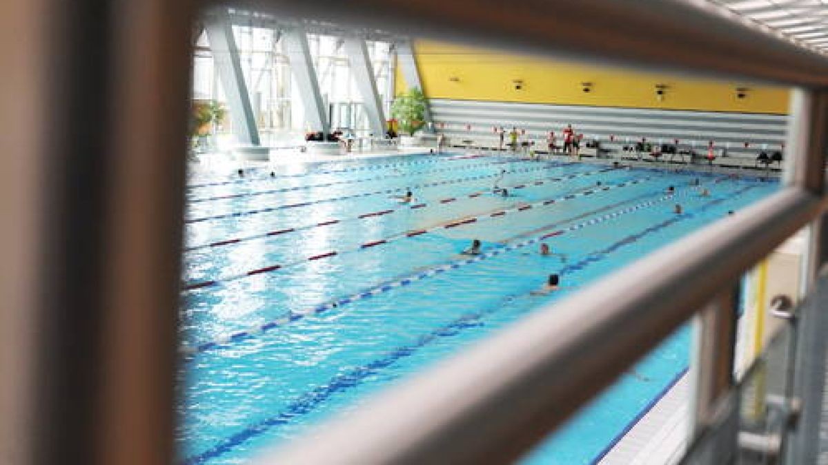 Vor 40 Jahren wurde die Schwimmhale, in der auch Roland Matthes einst seine Bahnen schwamm, als moderne Trainings- und Wettkampfstätte für den Schwimmsport in Erfurt eröffnet. Foto: Marco Schmidt